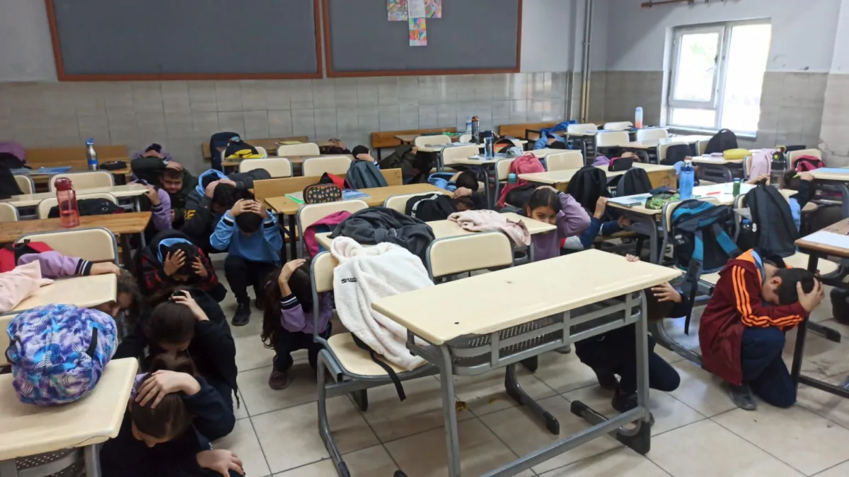 limizde Okullarda Eş Zamanlı Tahliye Tatbikatları Gerçekleştirildi