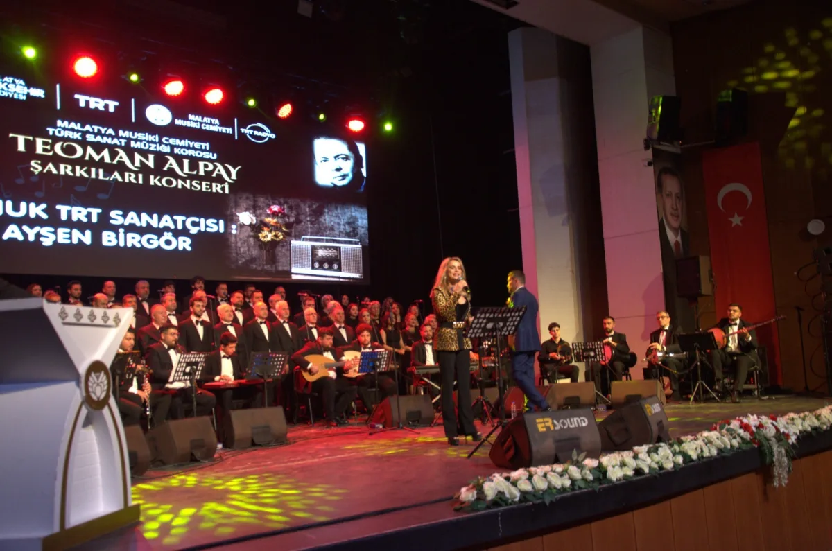 TEOMAN ALPAY ŞARKILARI MALATYA’DA GÖNÜLLERİ FETHETTİ
