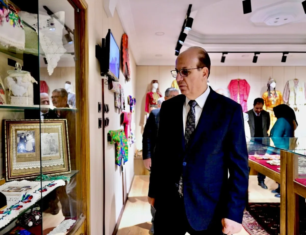 BAŞKAN GEÇİT, HALI DOKUMA KURSUNDA KESİM TÖRENİNE KATILDI