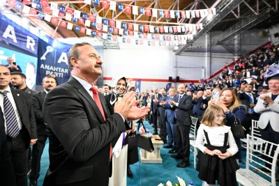 YAVUZ AĞIRALİOĞLU: BENDEN BİR BAŞÖRTÜSÜ DÜŞMANI ÇIKARAMAZSINIZ! BAŞÖRTÜSÜNÜ BU KADAR KİRİN ÜSTÜNE ÖRTEMEZSİNİZ…